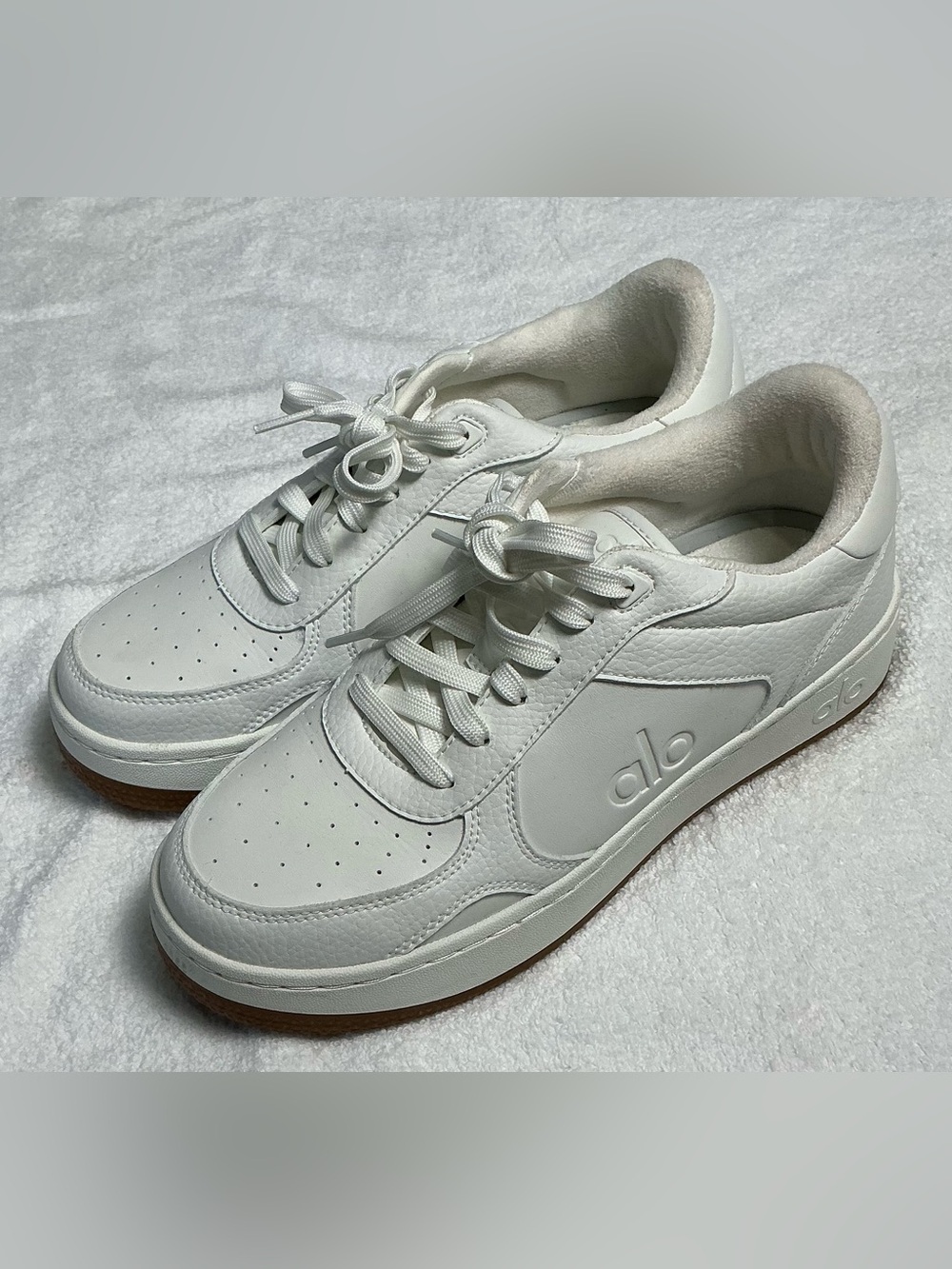 ALO Yoga White Low-Top Sneakers